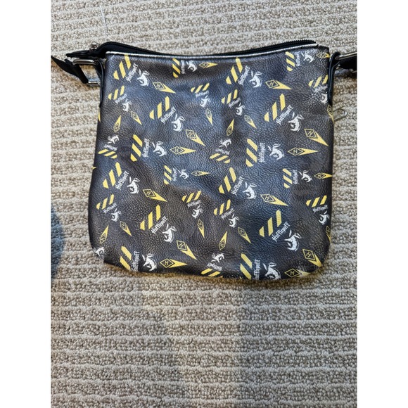 Harry Potter Danielle Nicole Hufflepuff Mini Backpack and Crossbody Bag Bundle - Picture 7 of 12
